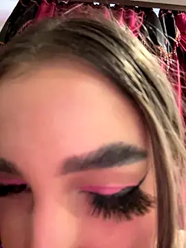 Snapshot of Marisaaasss chatting on November 25, 2025, 1:22 pm Marisaaasss online show from November 25, 2025, 1:22 pm