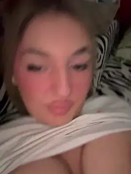 Snapshot of Marisaaasss chatting on January 12, 2026, 1:27 pm Marisaaasss online show from January 12, 2026, 1:27 pm