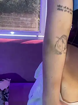 ReiAyanamy online show from December 14, 2025, 8:02 pm