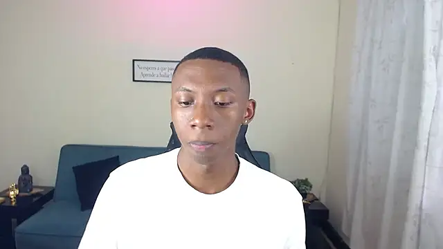 Miilo18 online show from December 4, 2025, 8:50 pm