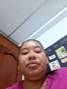 Snapshot of Sarahy- chatting on February 23, 2026, 1:58 am Sarahy- online show from February 23, 2026, 1:58 am