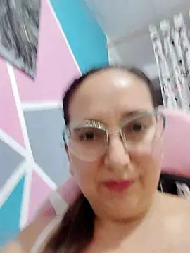 Snapshot of LaLey2702 chatting on November 30, 2025, 2:48 am LaLey2702 online show from November 30, 2025, 2:48 am