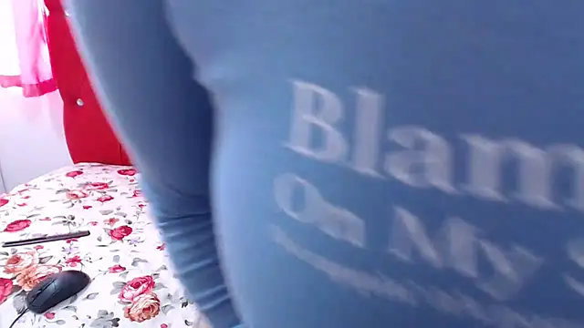 Snapshot of CurvyBabe36 chatting on January 19, 2026, 10:52 am CurvyBabe36 online show from January 19, 2026, 10:52 am