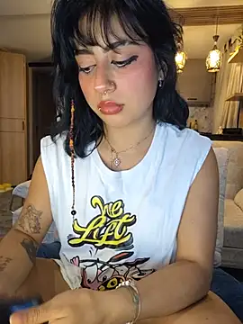Sarah Lark- online show from July 31, 2026, 11:48 pm