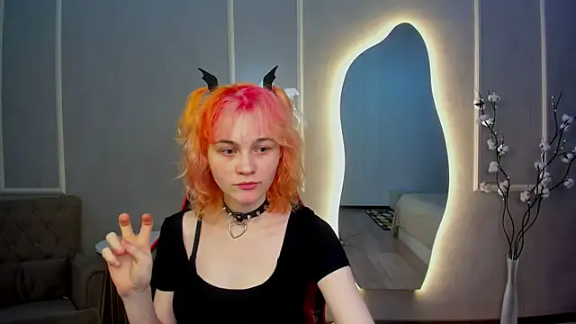 Snapshot of Awawrin chatting on November 17, 2025, 1:28 pm Awawrin online show from November 17, 2025, 1:28 pm