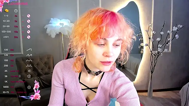 Snapshot of Awawrin chatting on November 20, 2025, 2:28 pm Awawrin online show from November 20, 2025, 2:28 pm