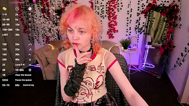 Snapshot of Awawrin chatting on November 23, 2025, 8:52 pm Awawrin online show from November 23, 2025, 8:52 pm