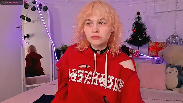 Snapshot of Awawrin chatting on December 14, 2025, 9:30 pm Awawrin online show from December 14, 2025, 9:30 pm