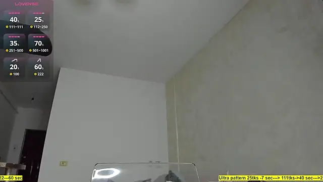 foxx giirl online show from November 28, 2025, 5:48 pm