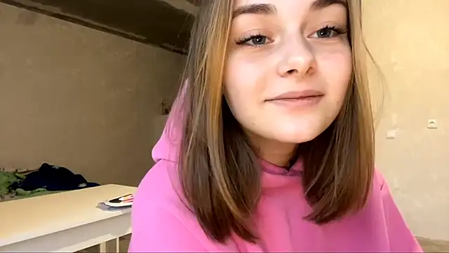 Snapshot of GeralynChiszar chatting on November 14, 2025, 7:29 am GeralynChiszar online show from November 14, 2025, 7:29 am