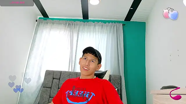 FelipeGonzalezz online show from November 23, 2025, 7:13 pm