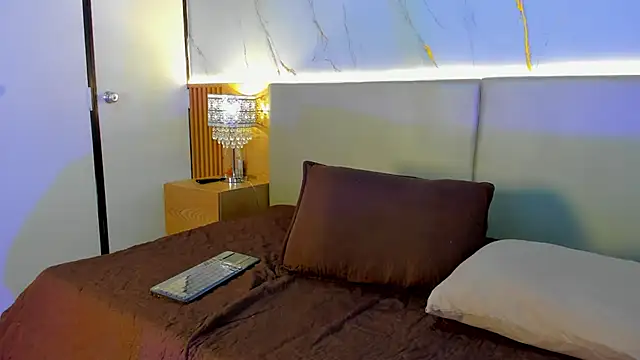 Snapshot of april_grey11 chatting on November 12, 2025, 7:57 pm april grey11 online show from November 12, 2025, 7:57 pm