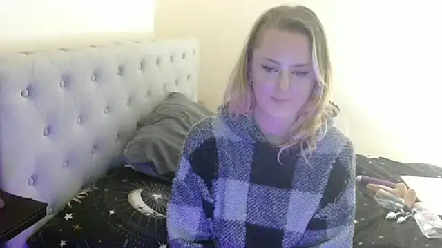 Snapshot of Tatted_emi chatting on February 10, 2026, 6:56 pm Tatted emi online show from February 10, 2026, 6:56 pm