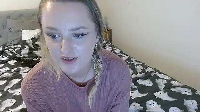 Snapshot of Tatted_emi chatting on March 16, 2026, 1:37 pm Tatted emi online show from March 16, 2026, 1:37 pm