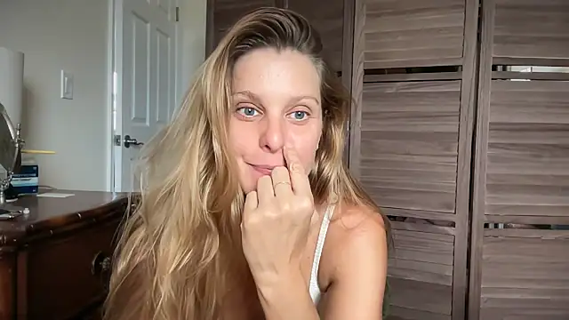 prettylittlekittycat online show from June 25, 2026, 10:47 pm