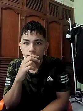 Santiagooo1233 online show from November 17, 2025, 2:17 am