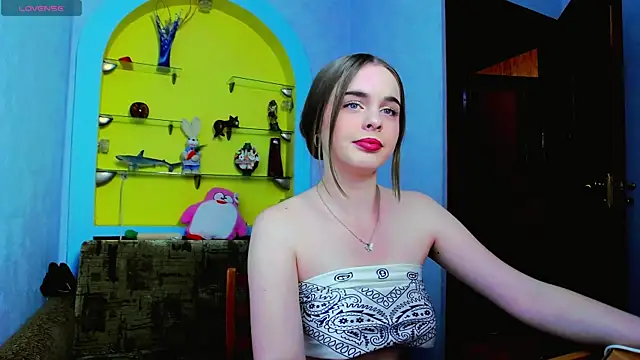 AlicaLOVEalisa777 online show from May 20, 2026, 6:36 pm