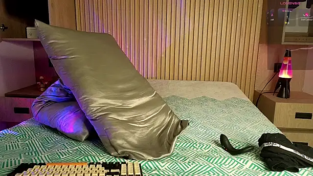 Danmaxwell  online show from November 12, 2025, 5:30 am