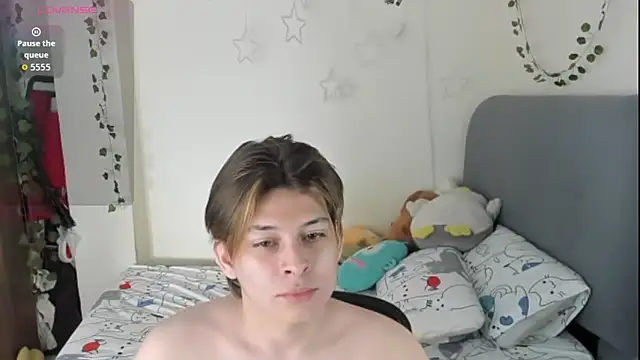 Felix kitty online show from November 21, 2025, 8:18 pm