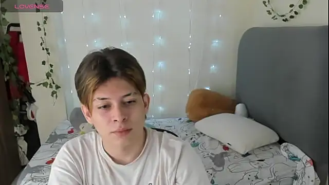 Felix kitty online show from November 29, 2025, 7:28 pm