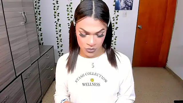 Snapshot of babyhanna_01 chatting on March 11, 2026, 12:27 am babyhanna 01 online show from March 11, 2026, 12:27 am