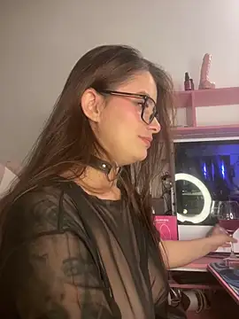 Snapshot of Loreleibell_ chatting on December 15, 2025, 2:38 am Loreleibell online show from December 15, 2025, 2:38 am