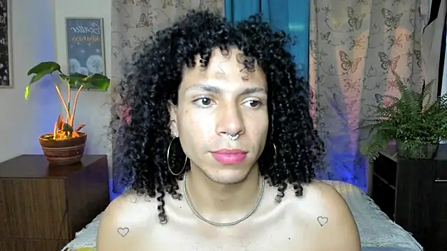 Angel White25 online show from February 3, 2026, 11:21 pm