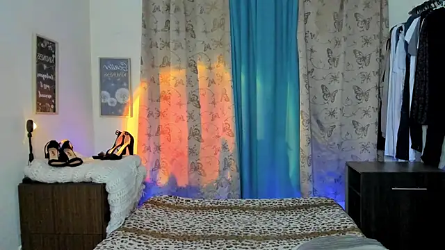 Angel White25 online show from February 23, 2026, 12:41 am