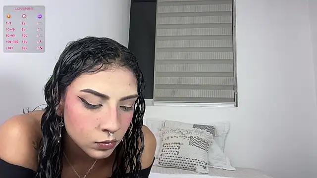 MrandMrsRivas online show from December 5, 2025, 1:03 am