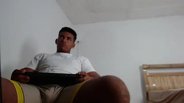 mathews    online show from December 3, 2025, 3:36 am