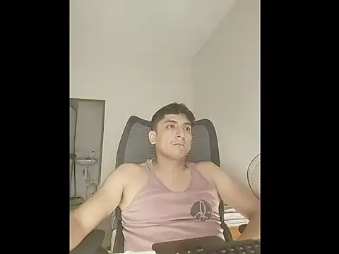 Snapshot of romdem chatting on November 12, 2025, 6:25 am romdem online show from November 12, 2025, 6:25 am