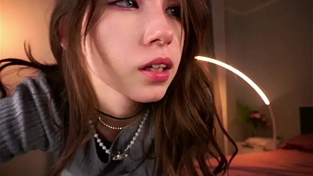 NanceeWestaway online show from December 13, 2025, 7:53 pm