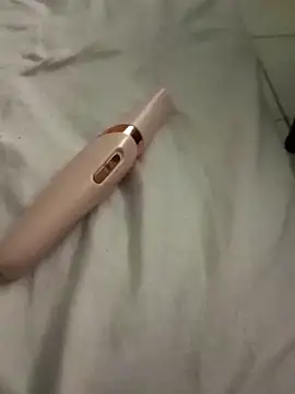  - - -sthefany - - - online show from November 11, 2025, 6:08 pm