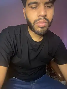 hotyyyyjonny online show from June 25, 2026, 3:39 am