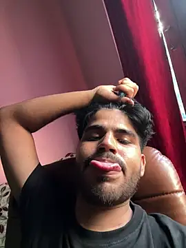 hotyyyyjonny online show from July 14, 2026, 12:33 pm
