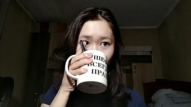 Snapshot of HuldaKye chatting on November 22, 2025, 1:21 pm HuldaKye online show from November 22, 2025, 1:21 pm