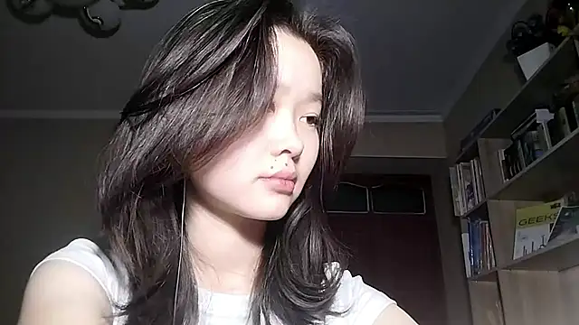 Snapshot of HuldaKye chatting on December 2, 2025, 12:21 pm HuldaKye online show from December 2, 2025, 12:21 pm