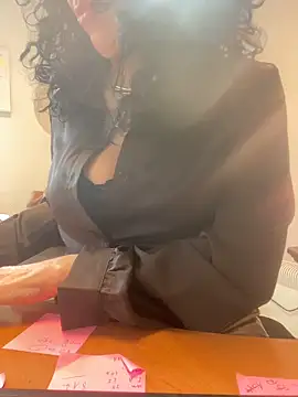 Snapshot of Deessenympho chatting on February 2, 2026, 10:14 am Deessenympho online show from February 2, 2026, 10:14 am