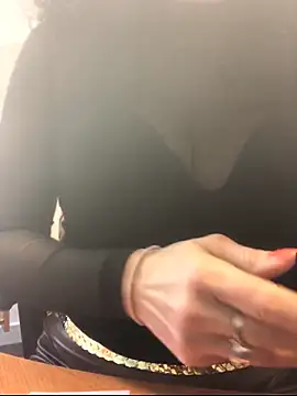 Snapshot of Deessenympho chatting on February 9, 2026, 9:35 am Deessenympho online show from February 9, 2026, 9:35 am