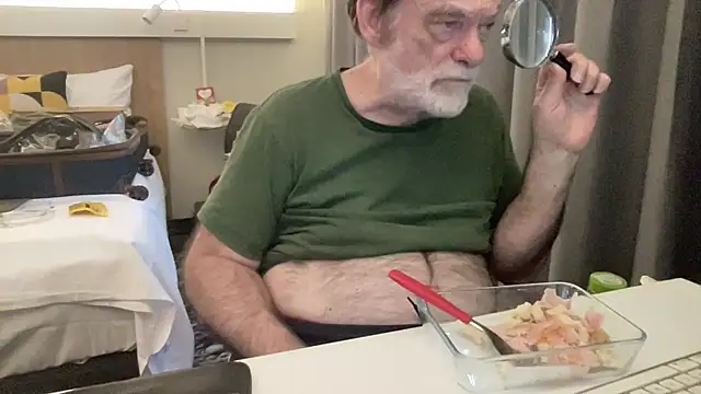 Snapshot of coach-karl chatting on January 17, 2026, 12:32 pm coach-karl online show from January 17, 2026, 12:32 pm