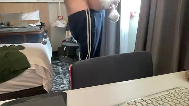 Snapshot of coach-karl chatting on February 15, 2026, 12:25 pm coach-karl online show from February 15, 2026, 12:25 pm