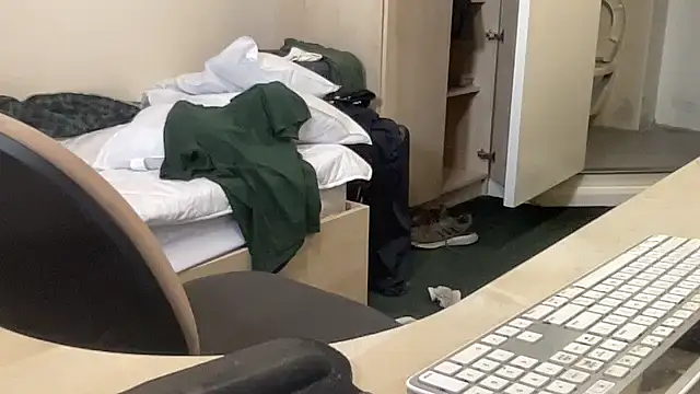 Snapshot of coach-karl chatting on April 1, 2026, 1:41 pm coach-karl online show from April 1, 2026, 1:41 pm