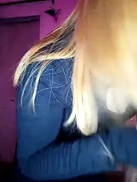 Bunnybush37 online show from August 5, 2026, 3:37 pm