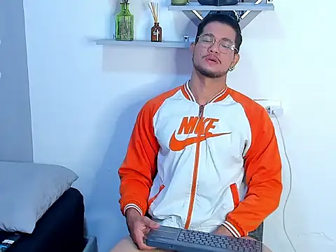 Nolan joness online show from May 23, 2026, 11:58 am