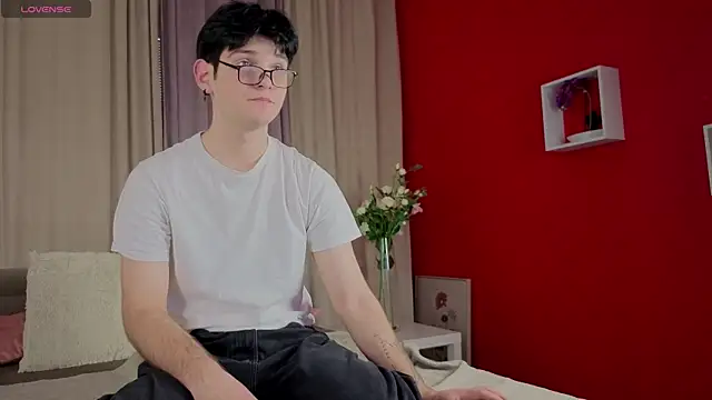 Snapshot of LiamRivers chatting on November 17, 2025, 2:23 pm LiamRivers online show from November 17, 2025, 2:23 pm