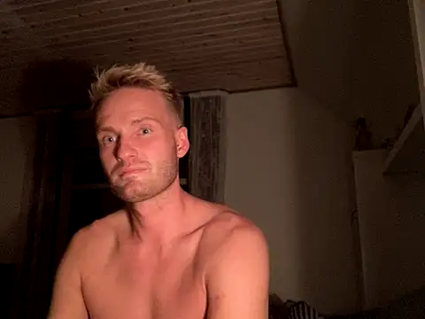 SUB-Blond online show from November 13, 2025, 8:41 pm