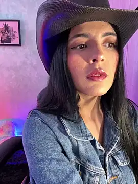 Cristal Cerati  online show from November 14, 2025, 5:33 pm