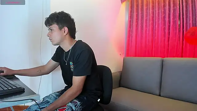 Hospick white online show from November 14, 2025, 6:28 pm