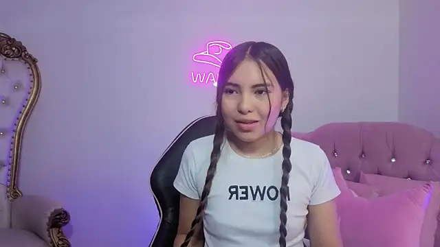 ISABELA TAY online show from May 15, 2026, 12:01 pm
