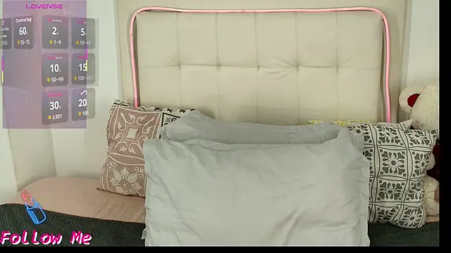 Snapshot of Daphne_Hills chatting on February 27, 2026, 6:19 pm Daphne Hills online show from February 27, 2026, 6:19 pm